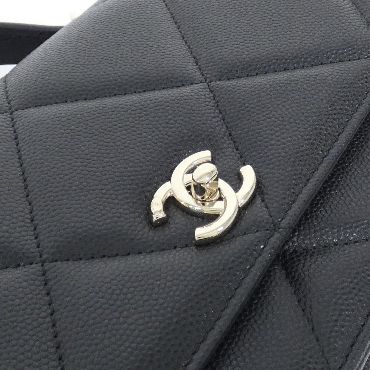 Chanel Chain Wallet Shoulder Bag — view 4