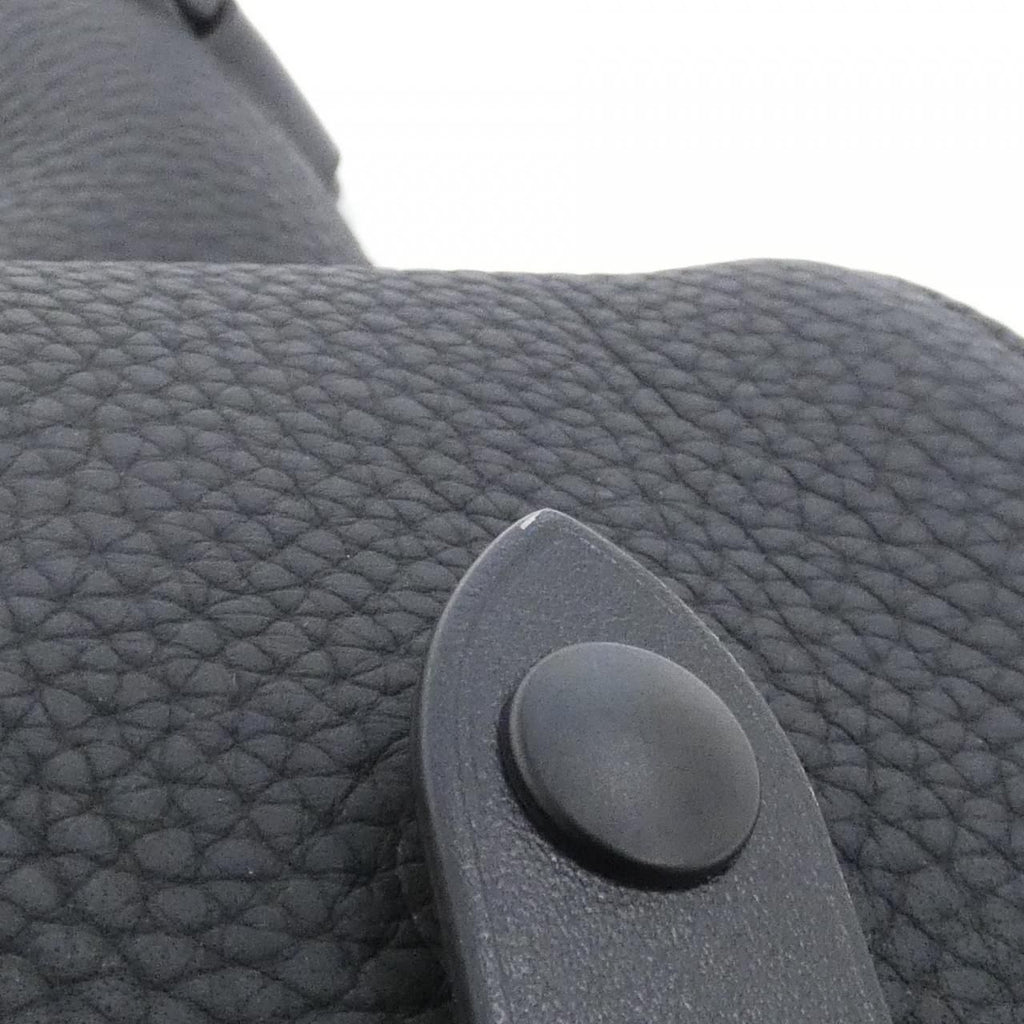 Louis Vuitton Taurillon Christopher Tote Bag — view 4