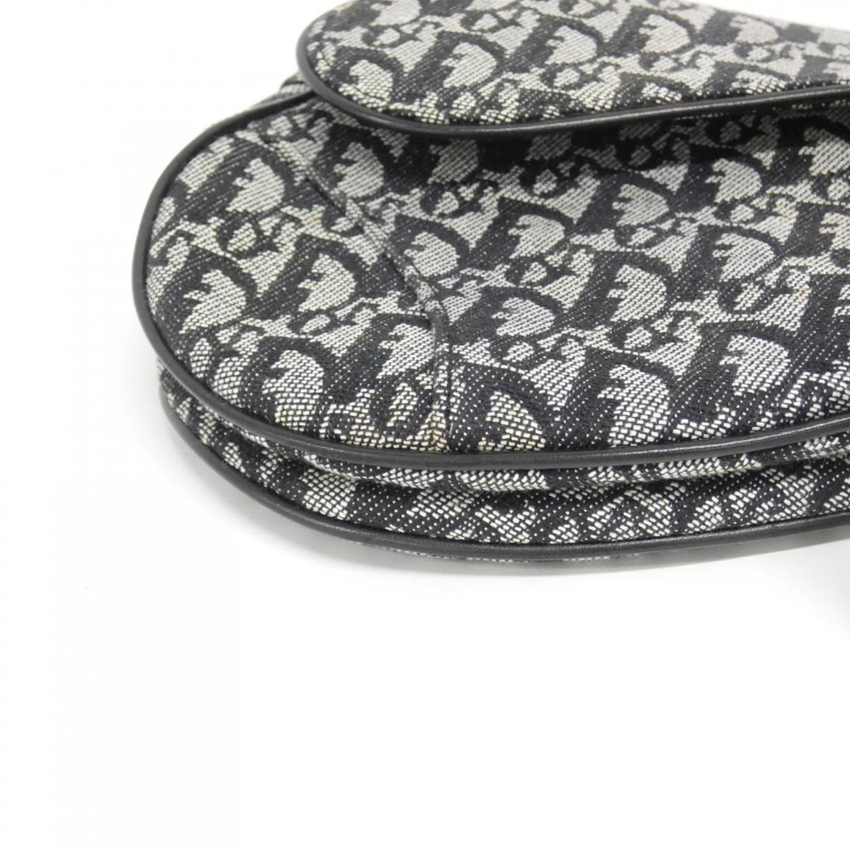 Dior Vintage Saddle Shoulder Bag — view 3