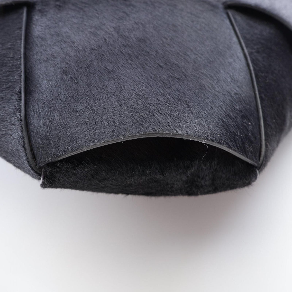 Bottega Veneta Tote Maxi Intrecciato Black Leather Handbag — view 5