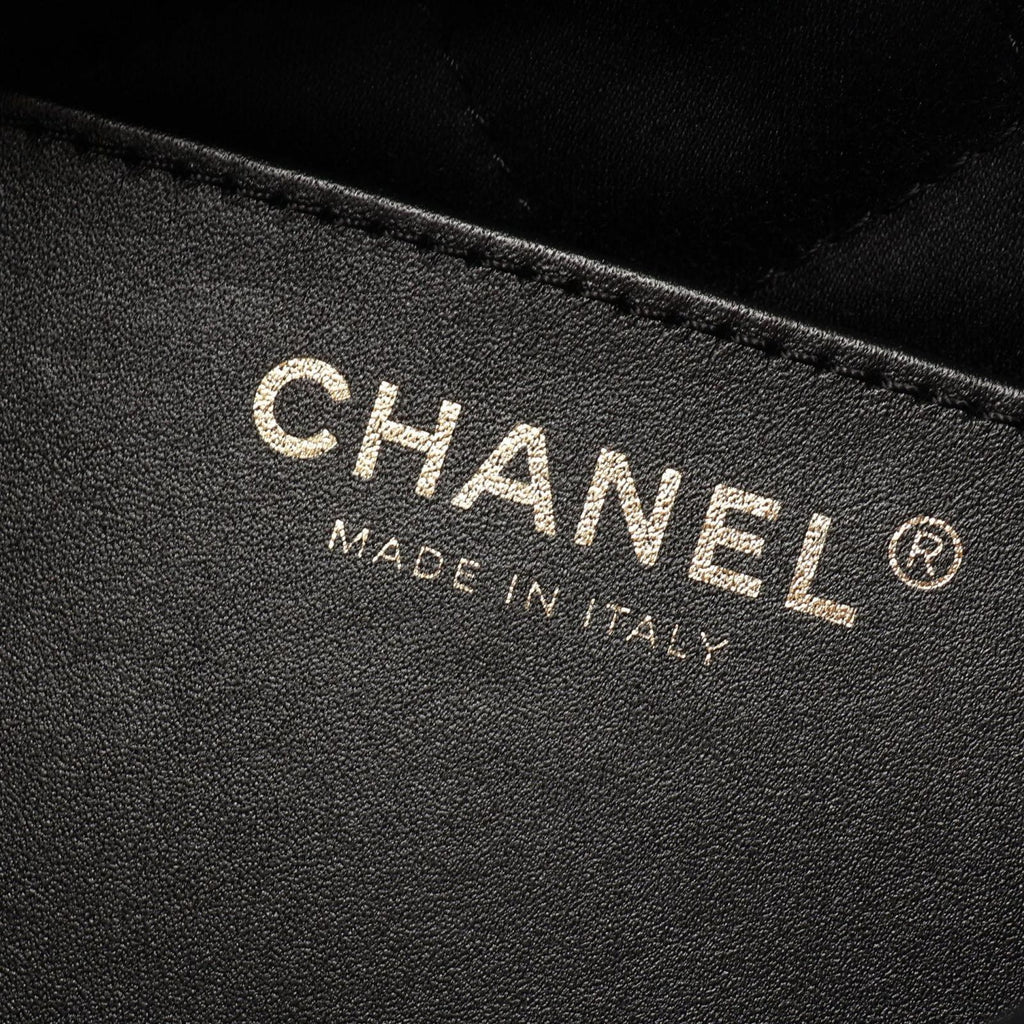 Chanel Shoulder Bag Chanel 22 Mini 2-Way Black Leather Chanel 22 Quilted Chain — view 4