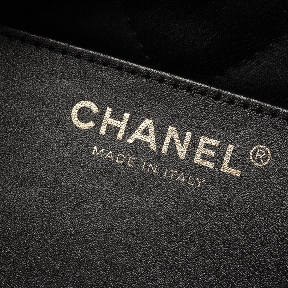 Chanel Shoulder Bag Chanel 22 Mini 2-Way Black Leather Chanel 22 Quilted Chain — view 4