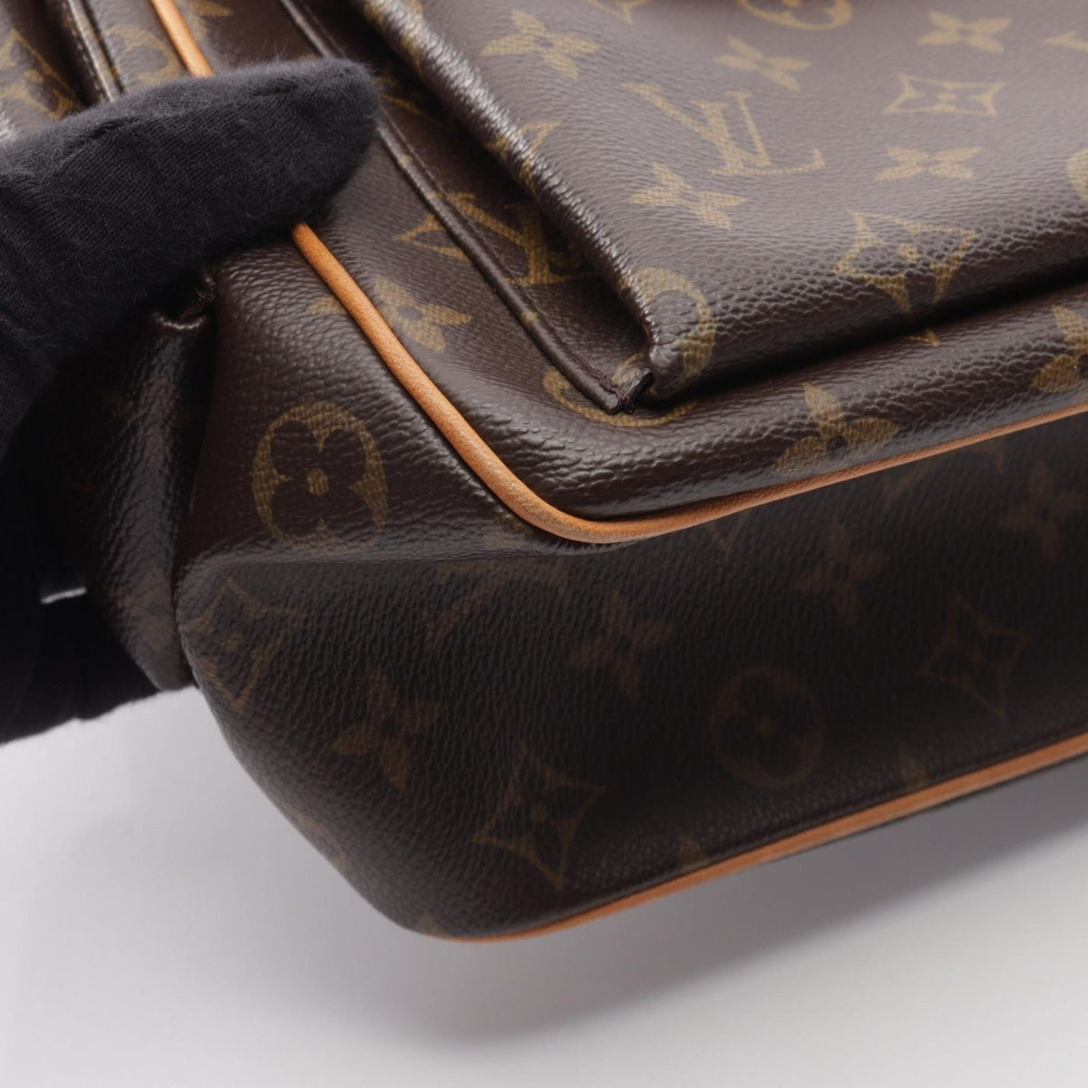 Louis Vuitton Handbag Multipli Cite Monogram Leather — view 7
