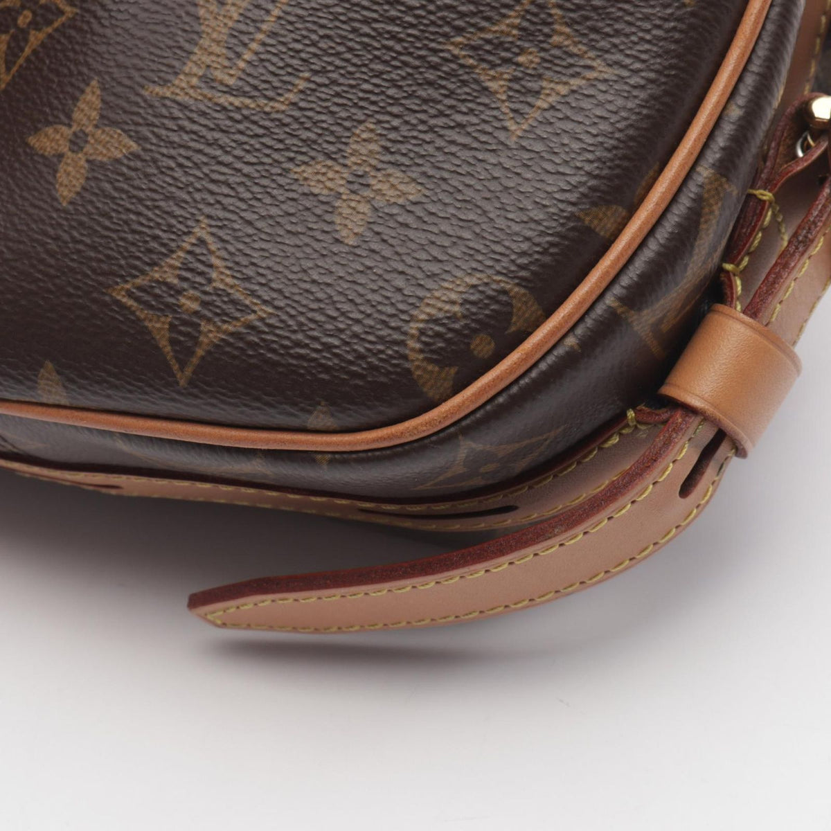 Louis Vuitton Shoulder Bag Boite Chapeau Souple MM Monogram Leather — view 8