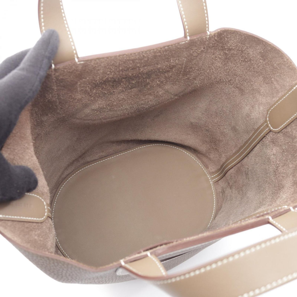 Hermes Handbag in the Loop 23 Etoupe — view 3