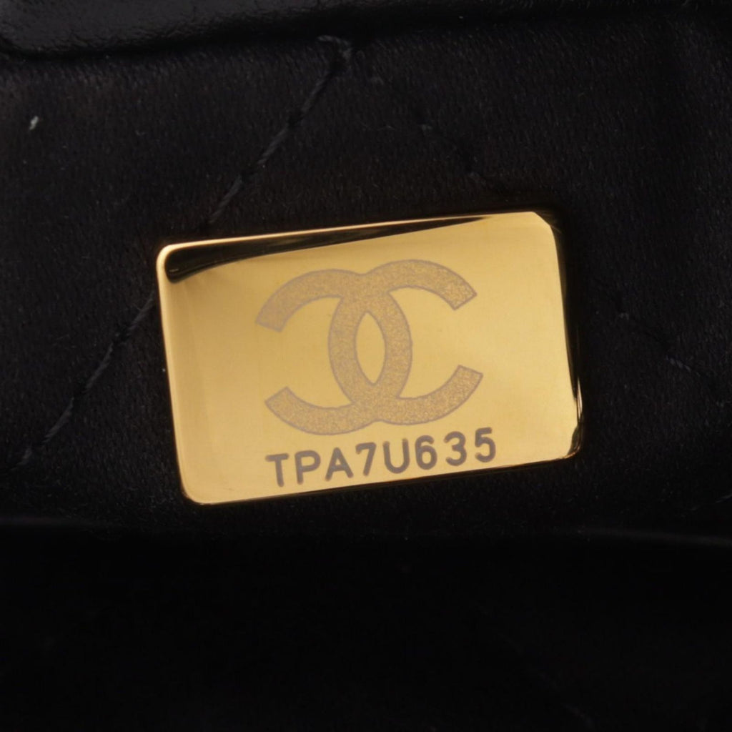 Chanel Shoulder Bag Chanel 22 Mini Black Leather Chanel 22 Quilted Chain — view 5