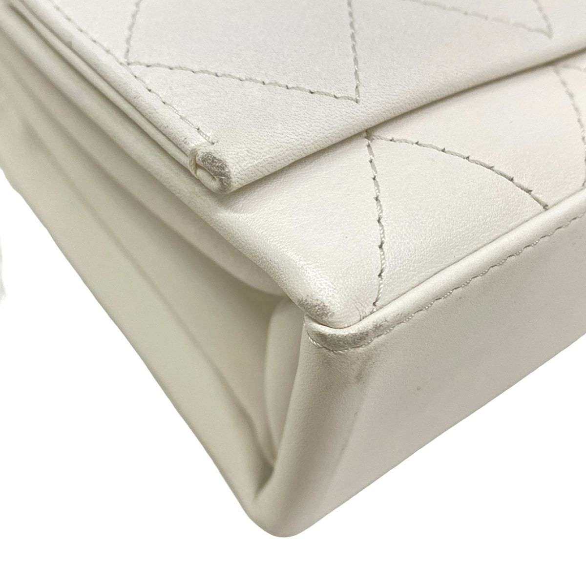 Chanel Shoulder Bag Quilted White Chain Gold Flap Lambskin — view 7