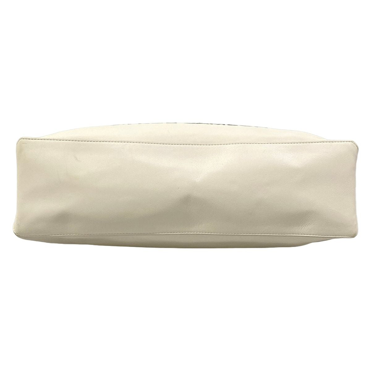 Chanel Tote Bag Essential White Black Leather — view 5