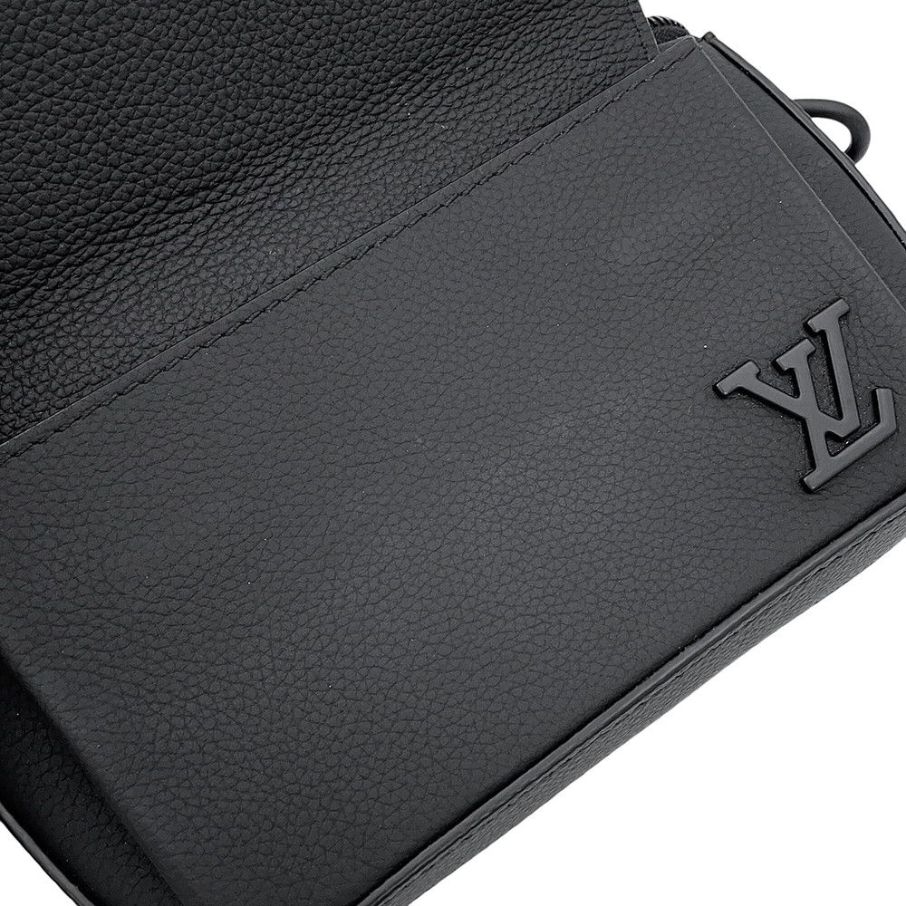 Louis Vuitton Shoulder Bag LV Aerogram Pilot Wearable Wallet Black — view 6