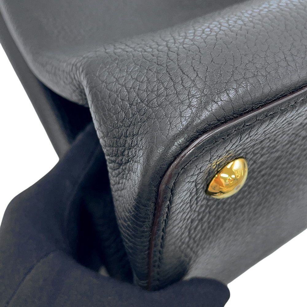 Louis Vuitton Handbag Taurillon Leather Capucines MM Black — view 6