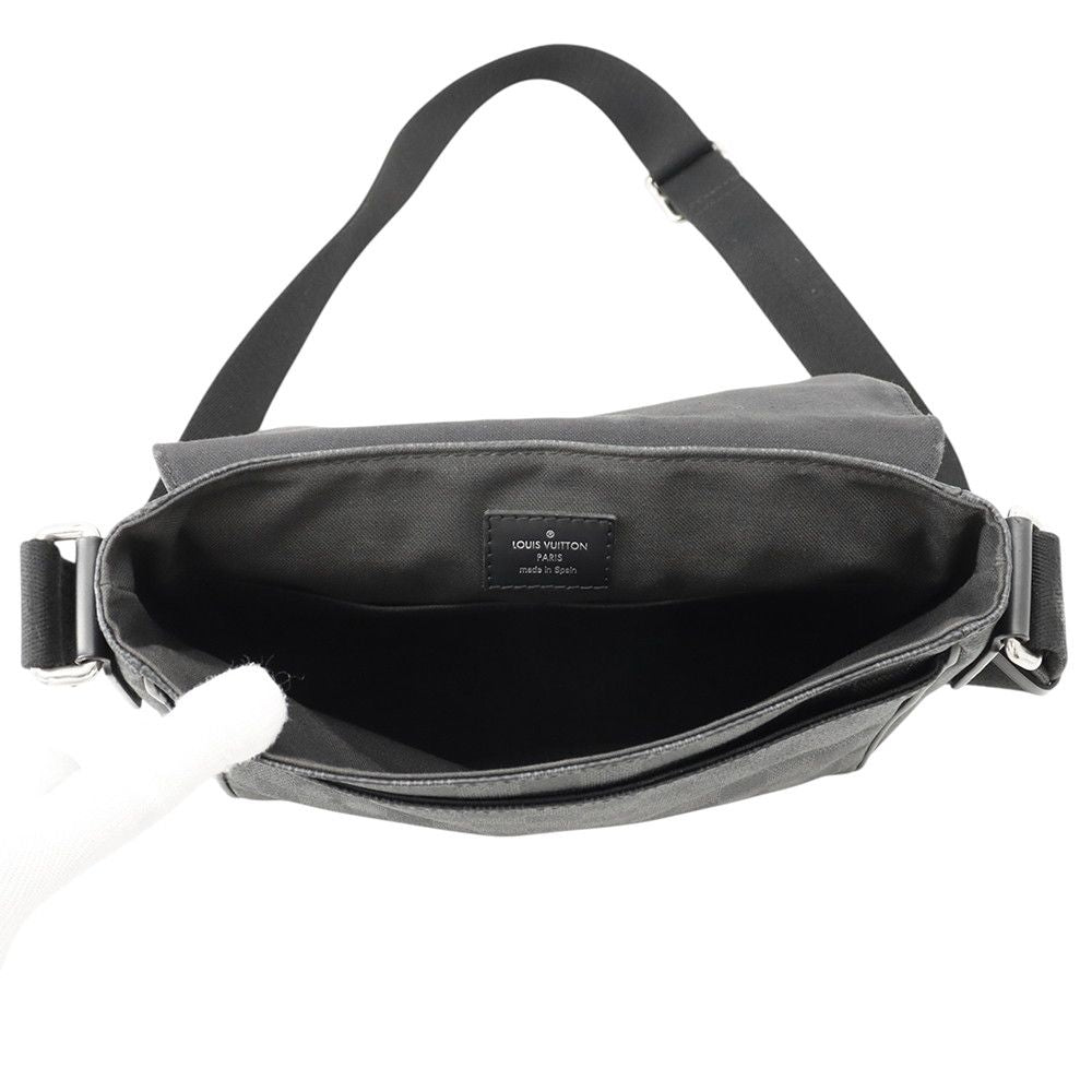 Louis Vuitton Shoulder Bag Damier Graphite District PM Black — view 5
