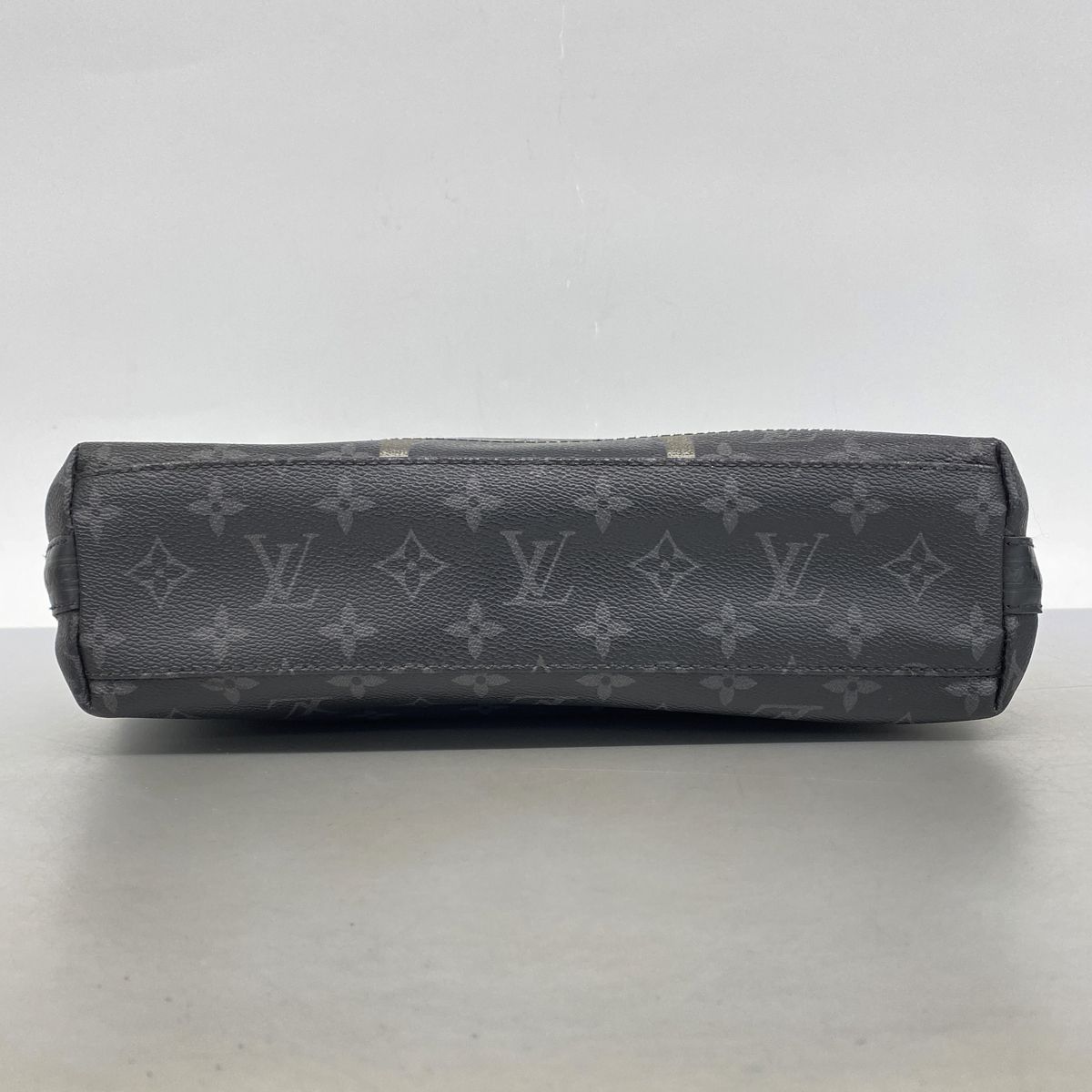 Louis Vuitton Shoulder Bag Monogram Eclipse Fragment Design Collaboration — view 3