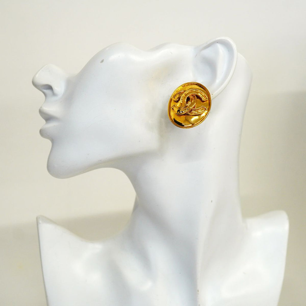 Chanel Earrings Vintage CC Logo Oval Gold Plated — view 5