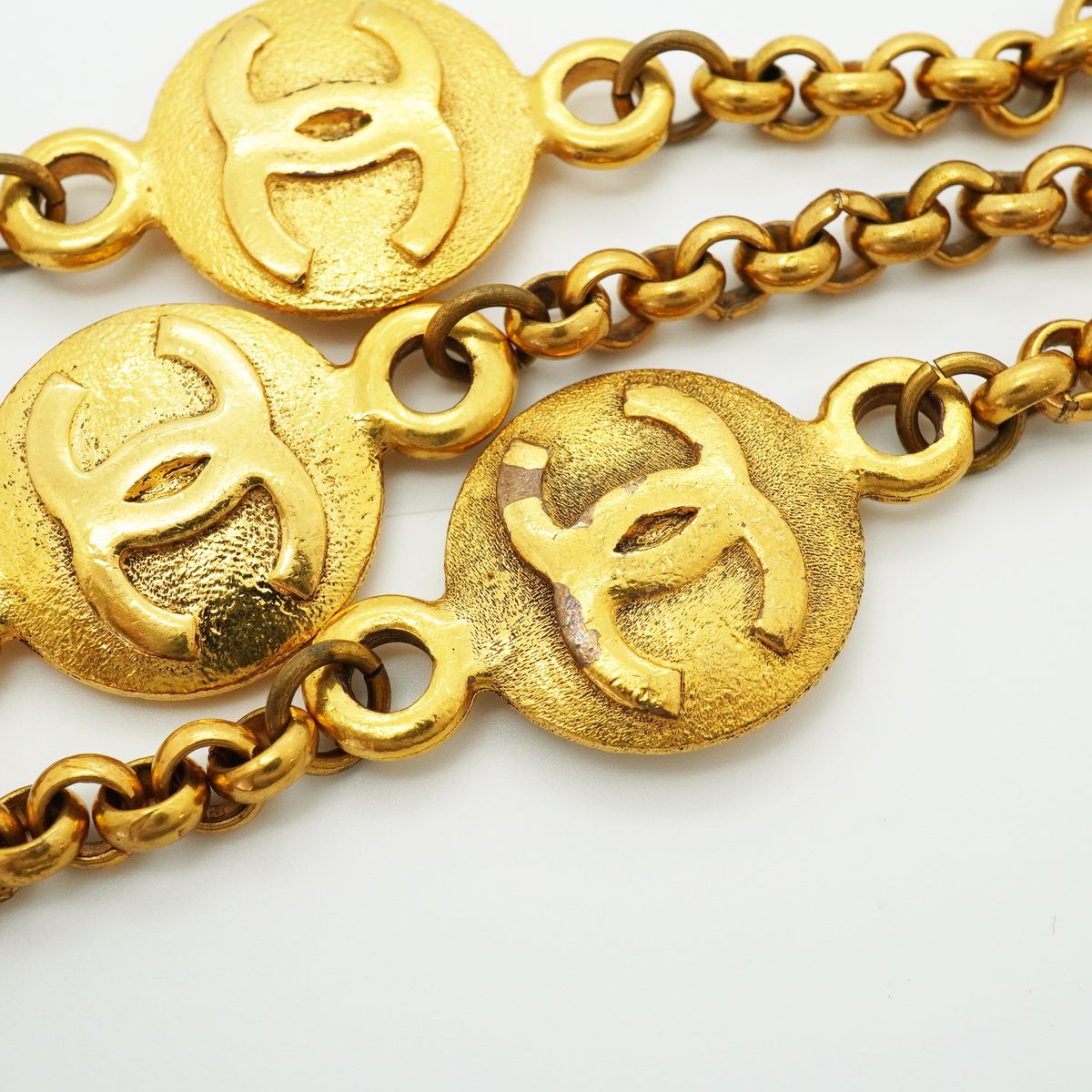 Chanel Necklace Vintage CC Logo Round Circle Gold Plated — view 7