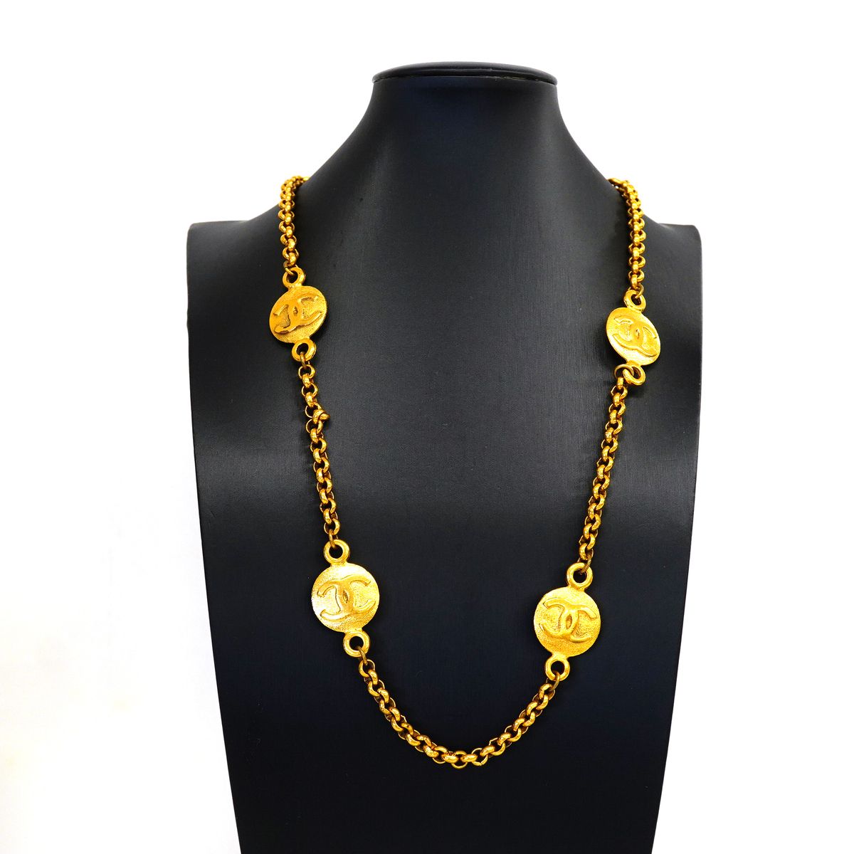 Chanel Necklace Vintage CC Logo Round Circle Gold Plated — view 6