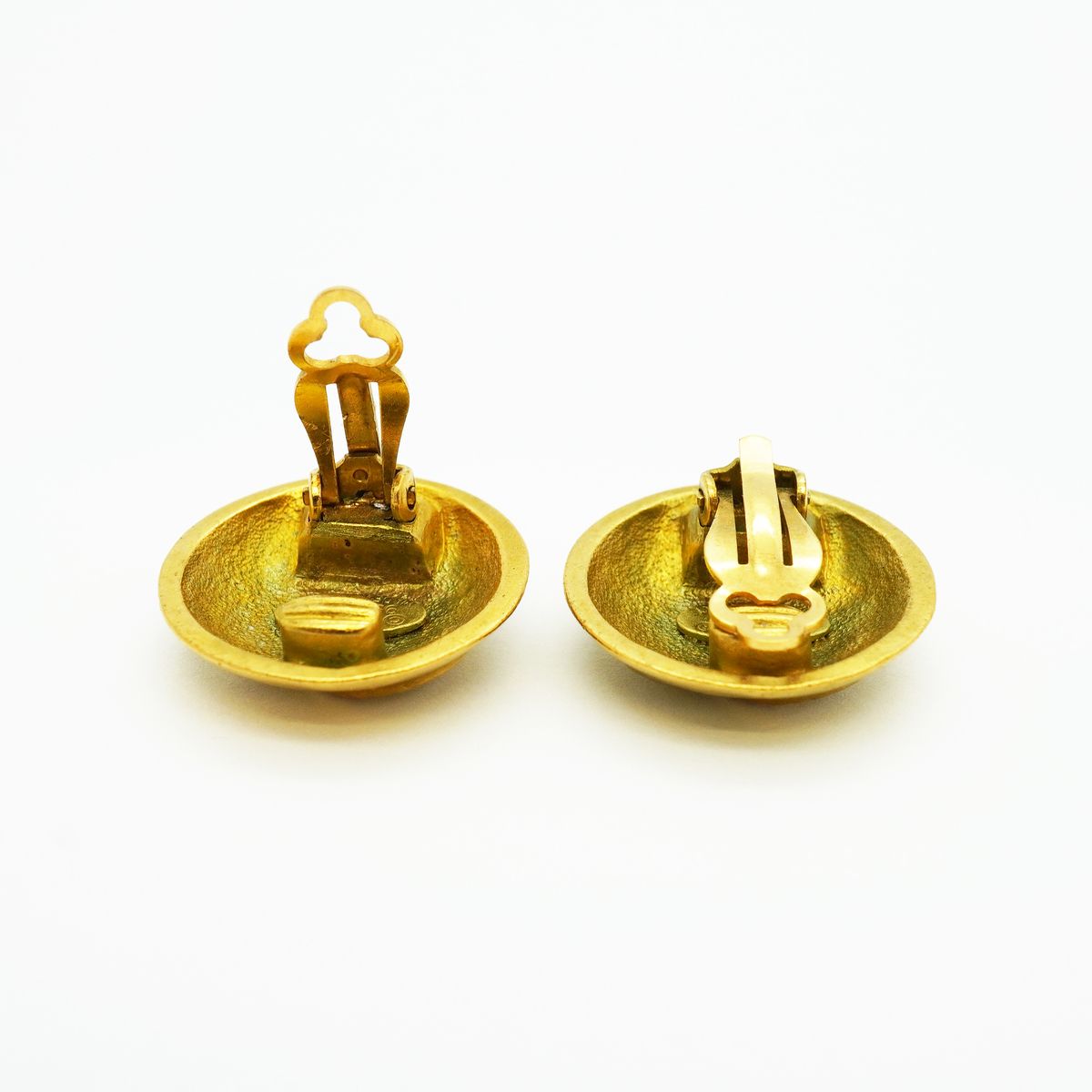 Chanel Earrings Vintage CC Logo Round Circle Gold Plated — view 3
