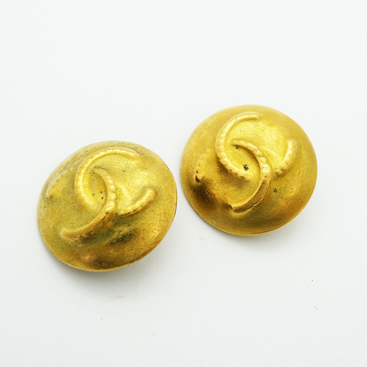 Chanel Earrings Vintage CC Logo Round Circle Gold Plated — view 2