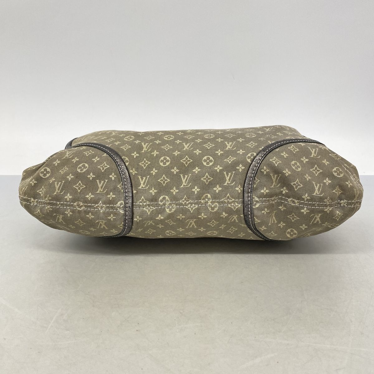 Louis Vuitton Shoulder Bag Monogram Mini Lin Manon MM Platine — view 3