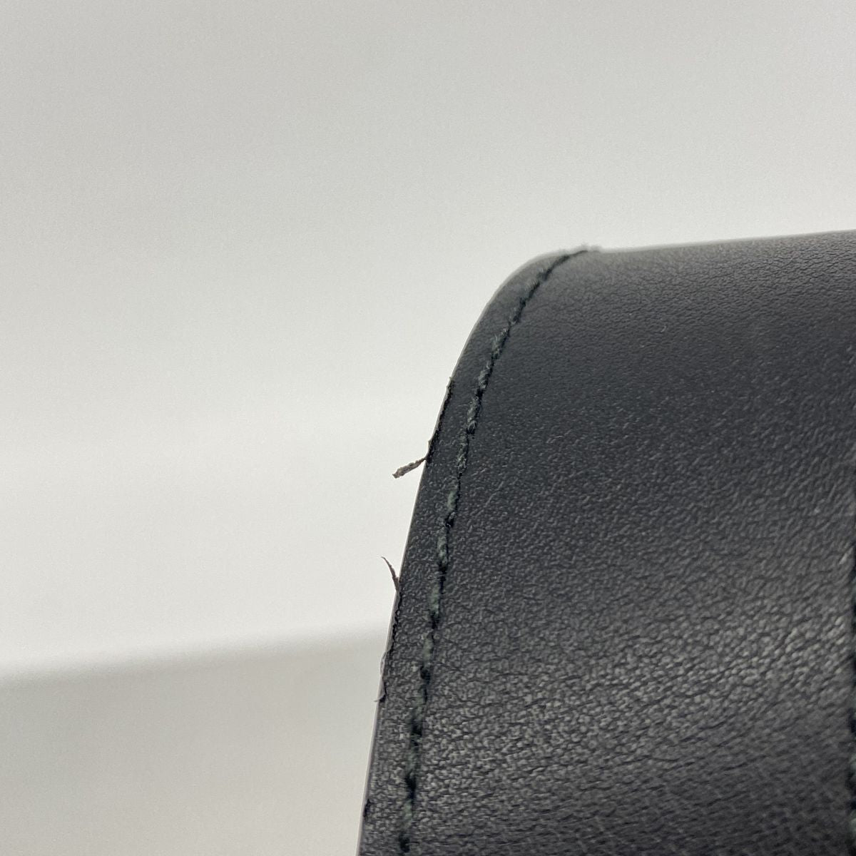 Gucci Waist Bag GG Marmont Leather Black Gold — view 8