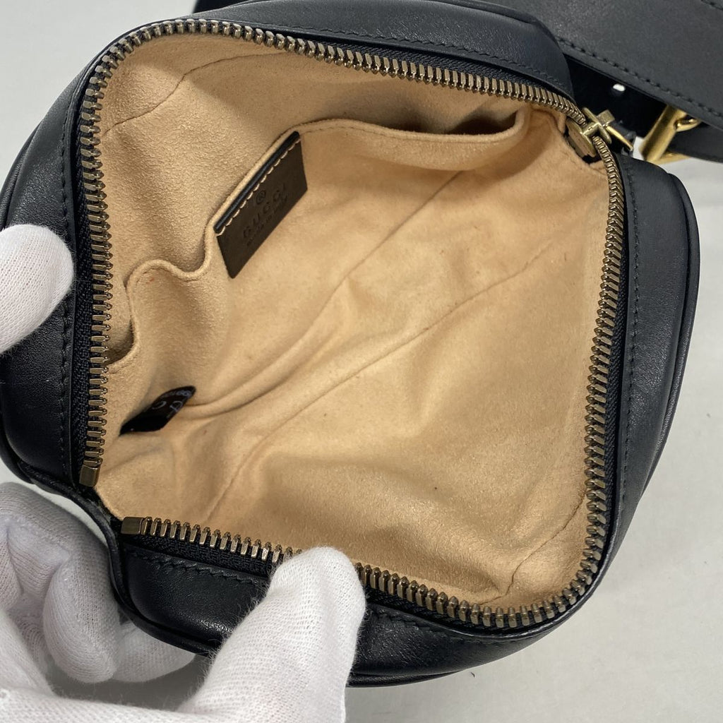 Gucci Waist Bag GG Marmont Leather Black Gold — view 4