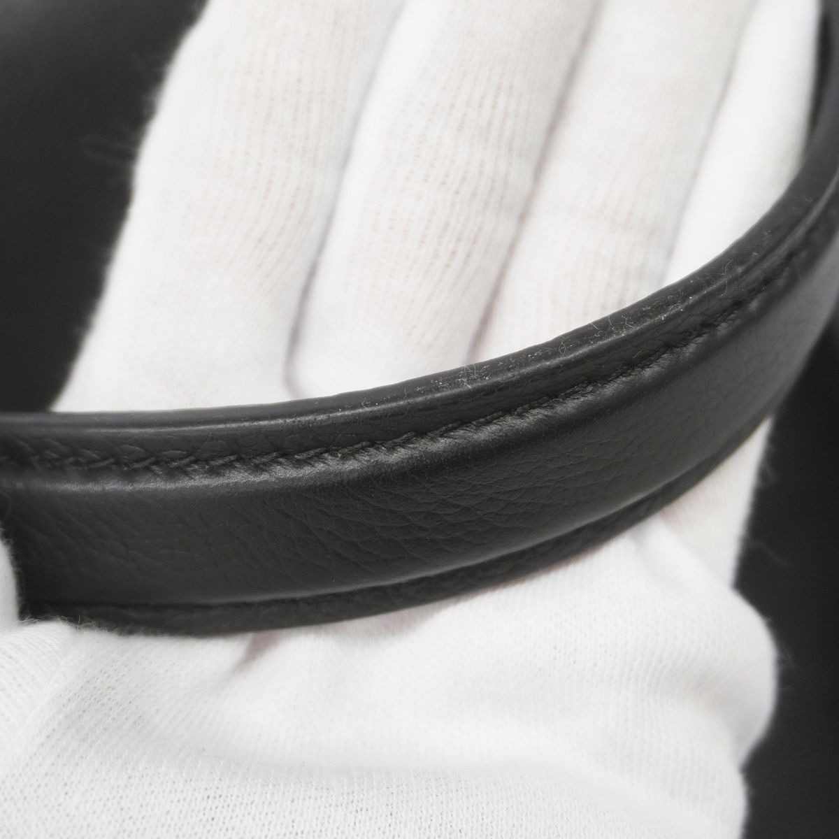 Louis Vuitton Handbag Lockme Ever MM Noir 2-Way Bag — view 7