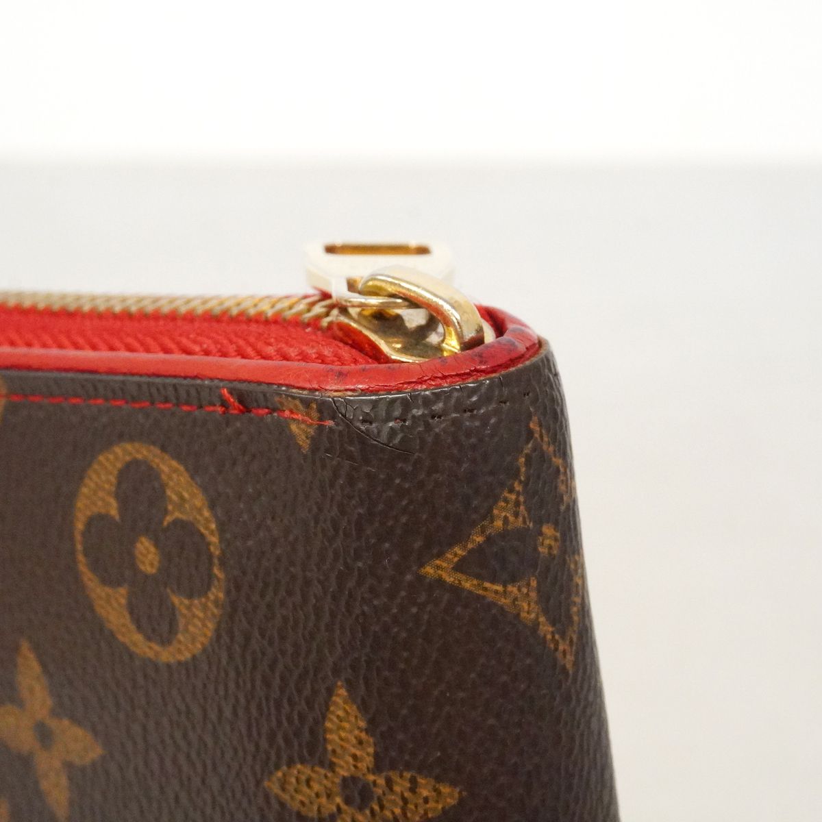 Louis Vuitton Wallet Monogram Retiro Zippy Cerise — view 8