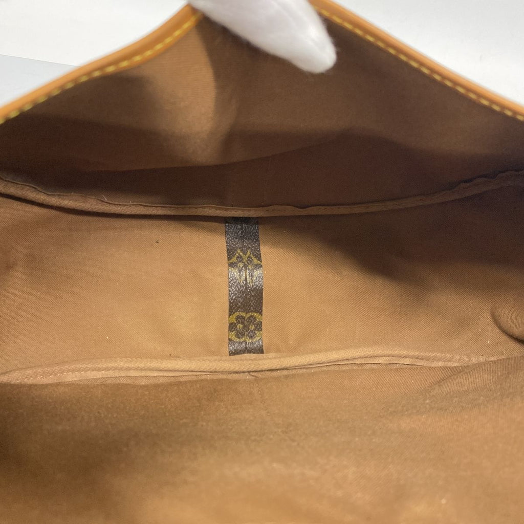 Louis Vuitton Shoulder Bag Monogram Saumur 35 Brown — view 4