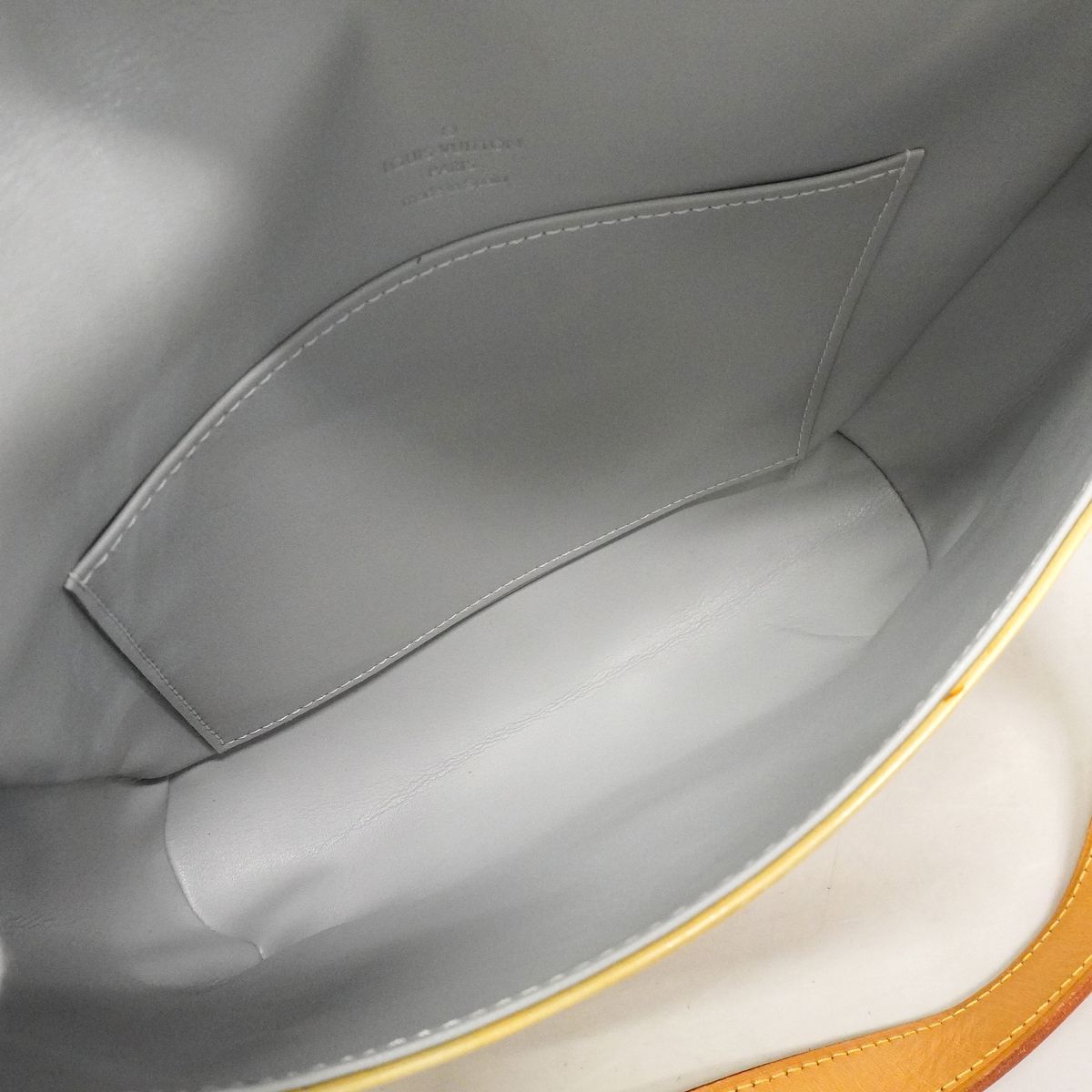 Louis Vuitton Shoulder Bag Vernis Thompson Street Gray — view 4