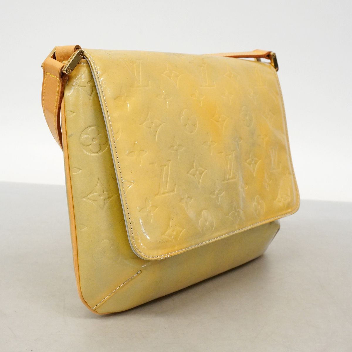Louis Vuitton Shoulder Bag Vernis Thompson Street Gray — view 2