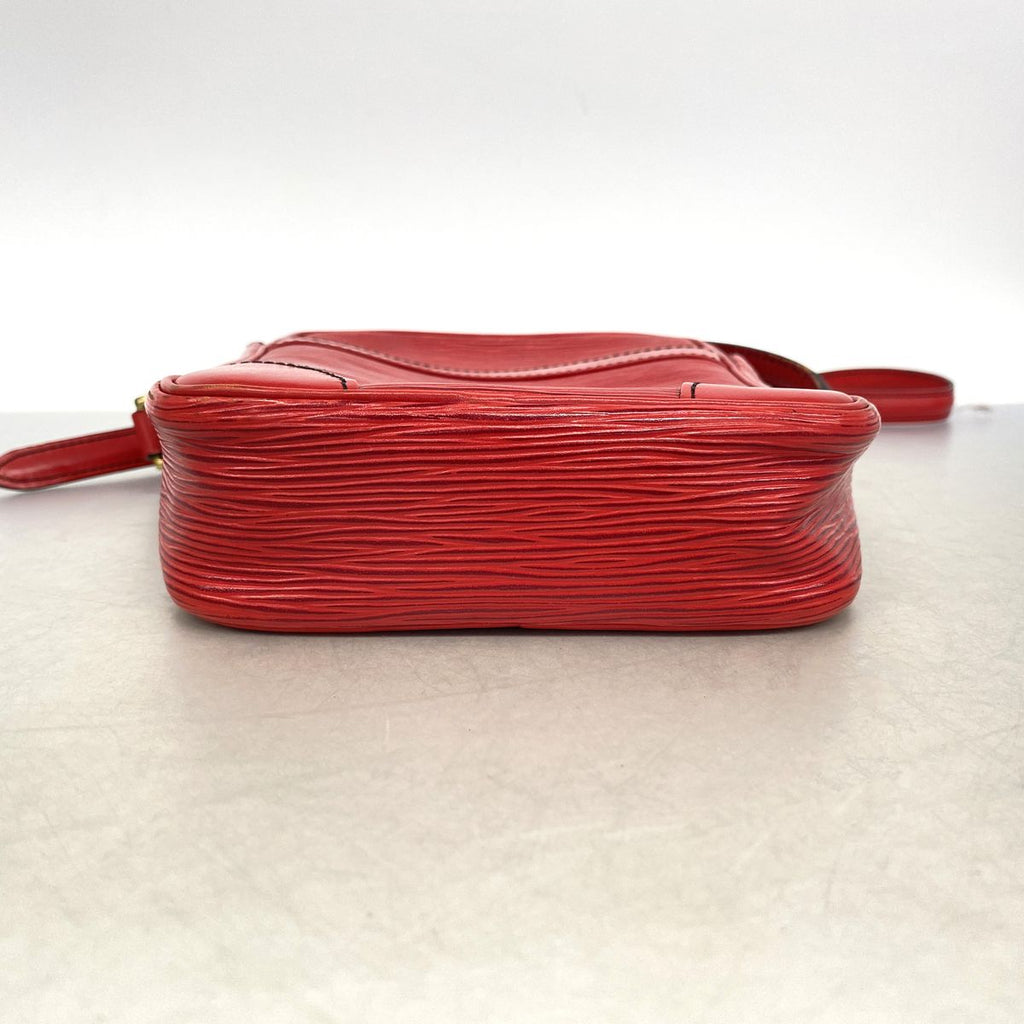 Louis Vuitton Shoulder Bag Epi Danube Castilian Red — view 3