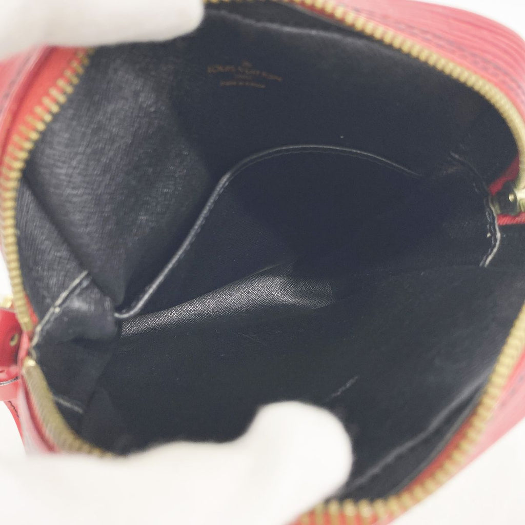 Louis Vuitton Shoulder Bag Epi Danube Castilian Red — view 4
