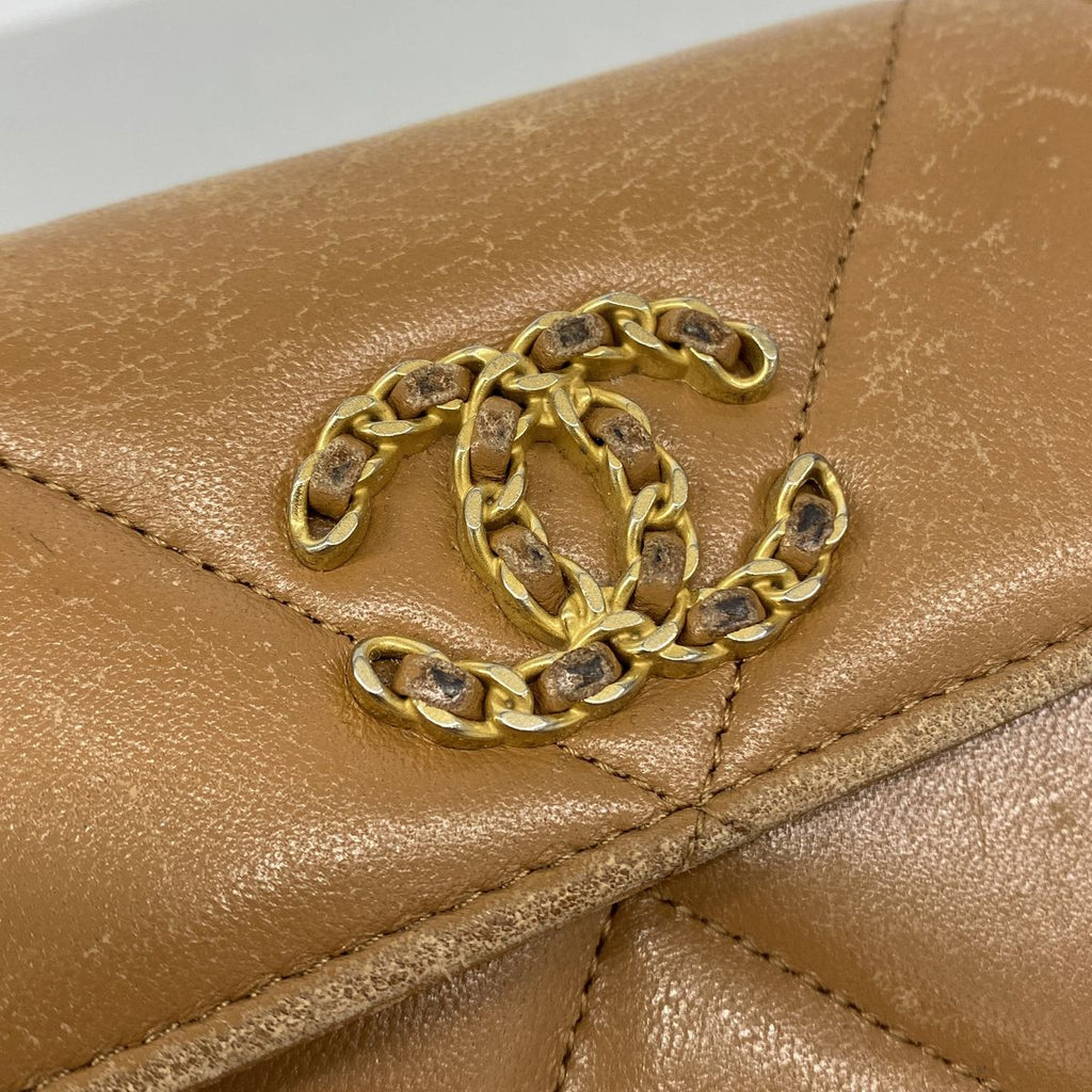 Chanel Wallet Chanel 19 Lambskin Light Brown Gold — view 8