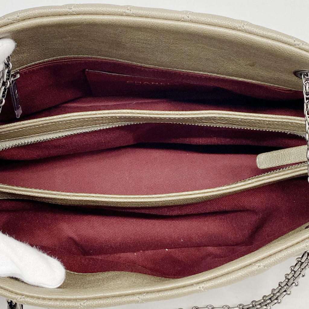 Chanel Shoulder Bag Quilted Leather Khaki Silver — view 4