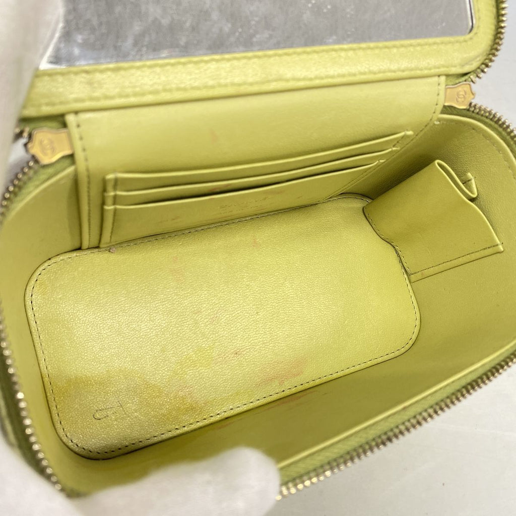 Chanel Shoulder Bag Quilted Lambskin Lime Green Gold — view 4