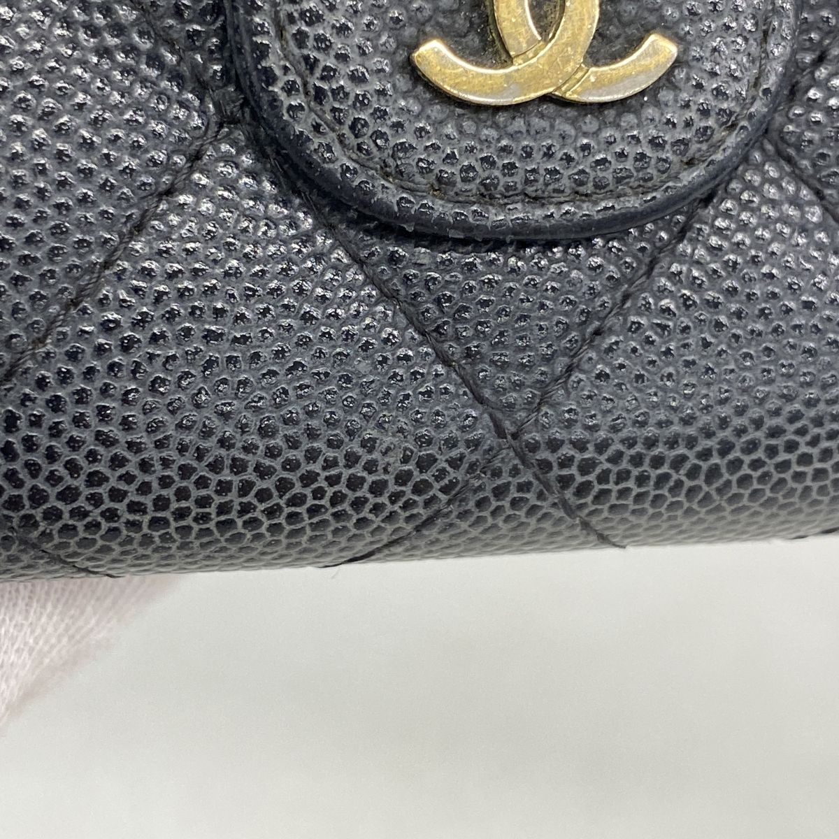 Chanel Card Case Quilted Caviar Leather Black Gold — view 8