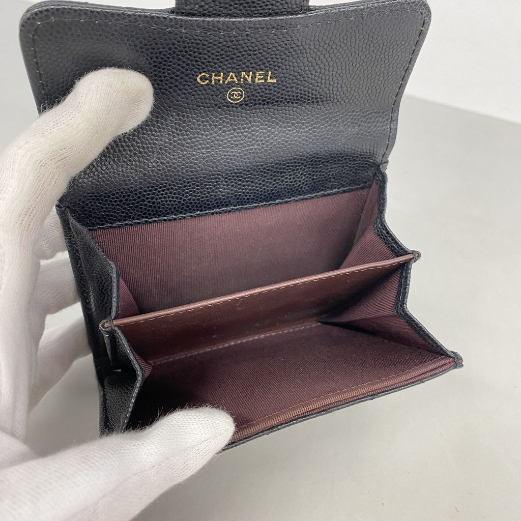 Chanel Card Case Quilted Caviar Leather Black Gold — view 3