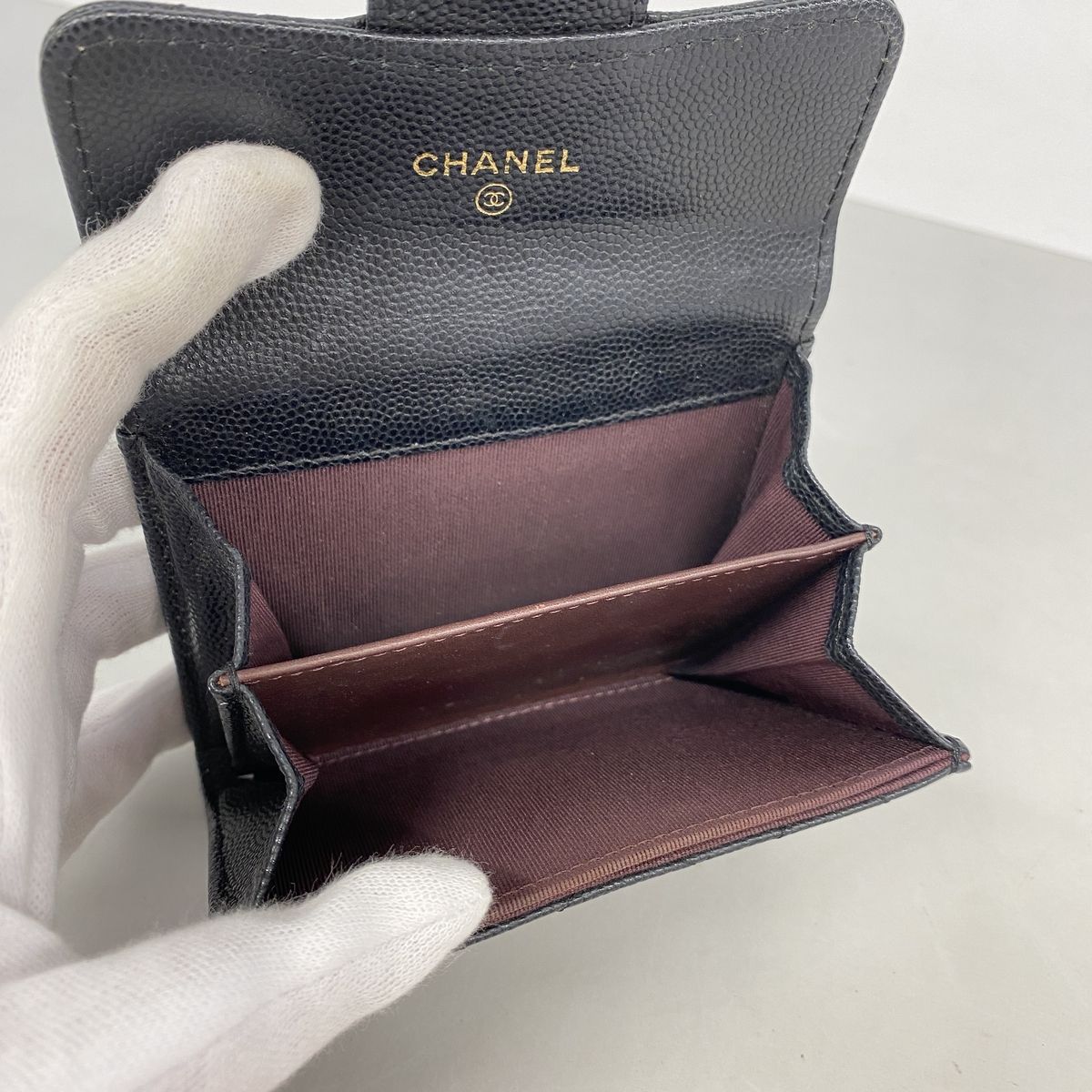 Chanel Card Case Quilted Caviar Leather Black Gold — view 3