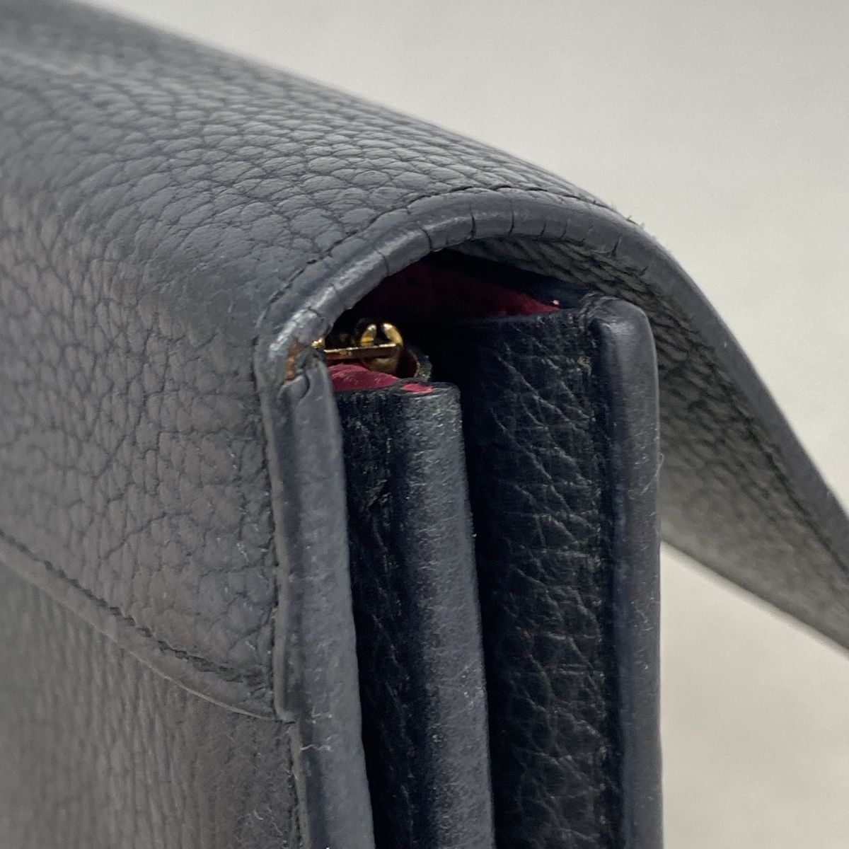 Louis Vuitton Wallet Taurillon Portefeuille Capucines Noir — view 6
