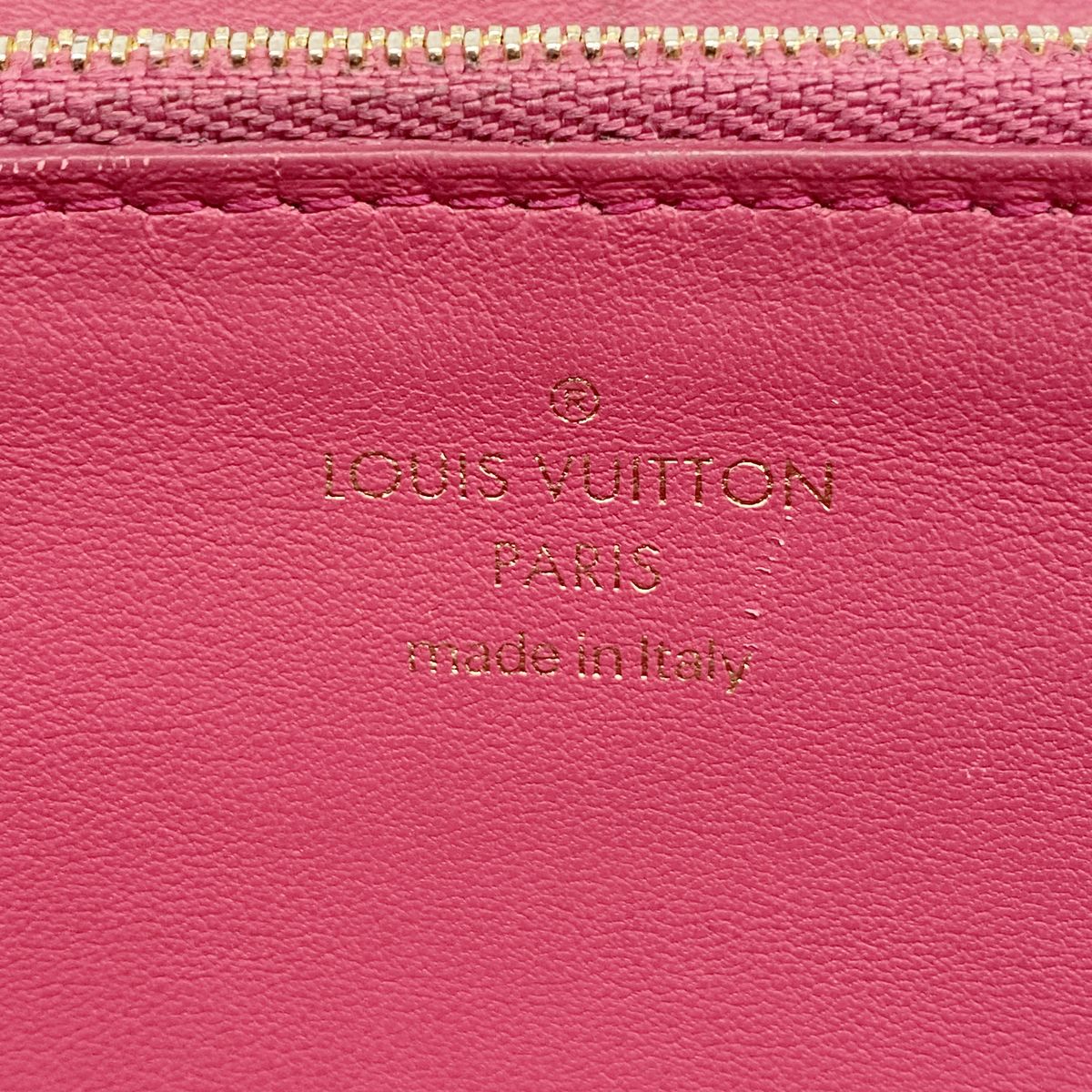 Louis Vuitton Wallet Taurillon Portefeuille Capucines Noir — view 4