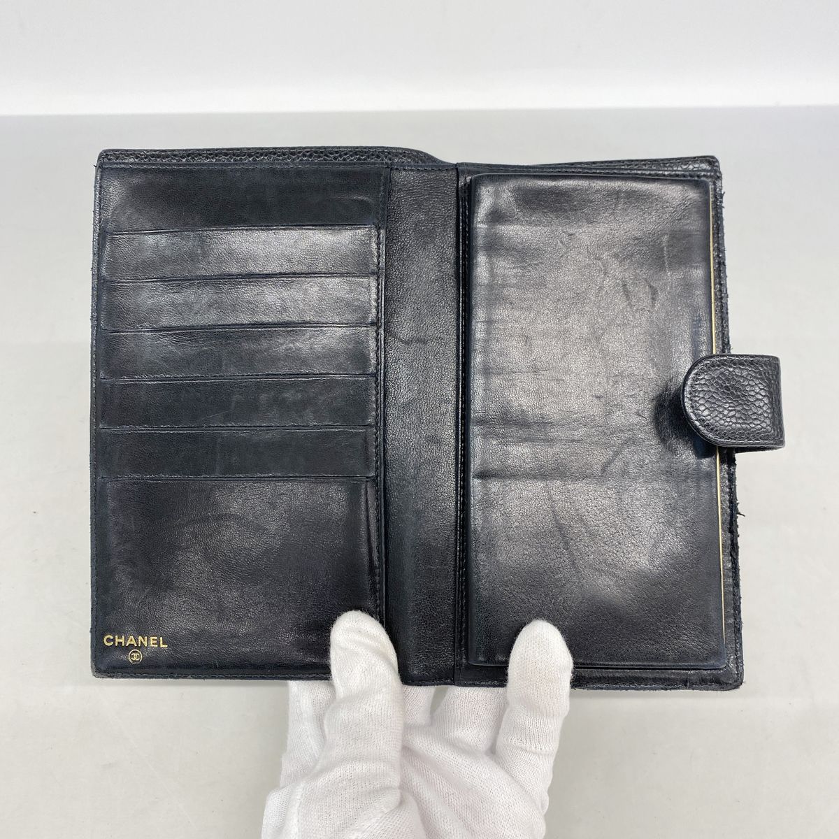 Chanel Wallet Caviar Leather Black Gold — view 3