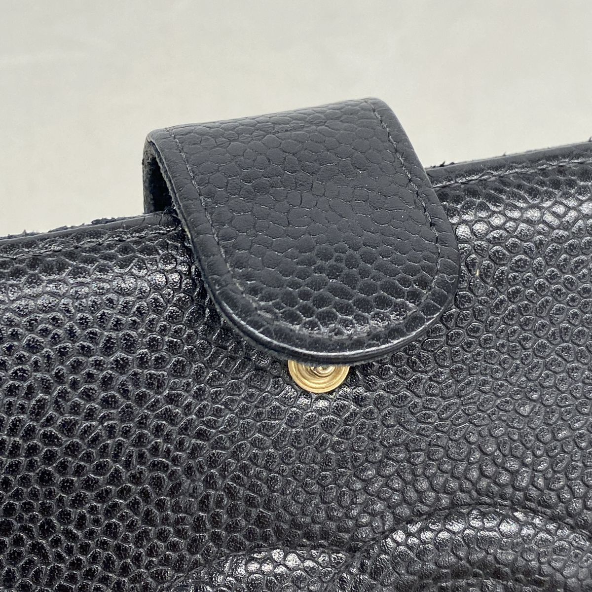 Chanel Wallet Caviar Leather Black Gold — view 7
