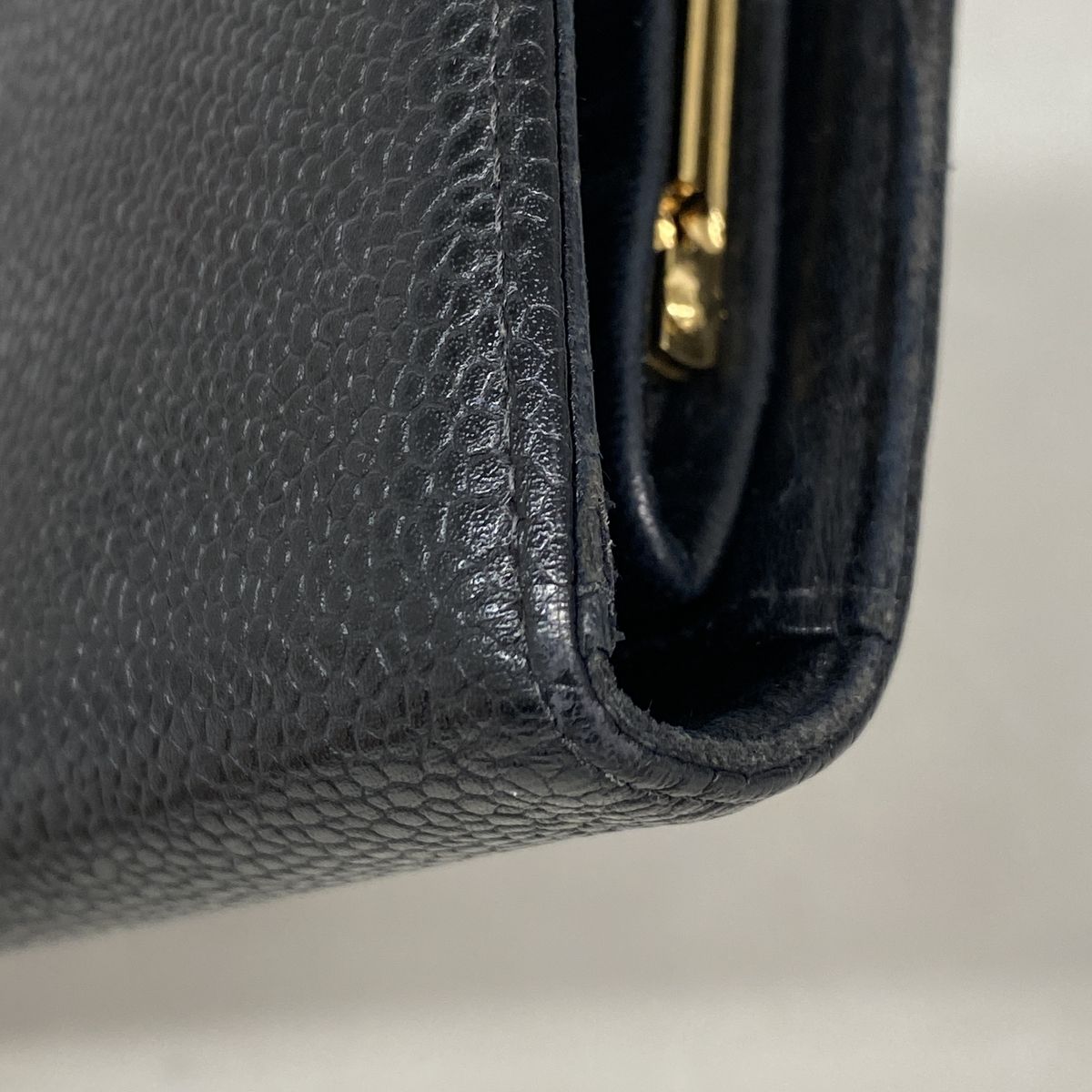 Chanel Wallet Caviar Leather Black Gold — view 5