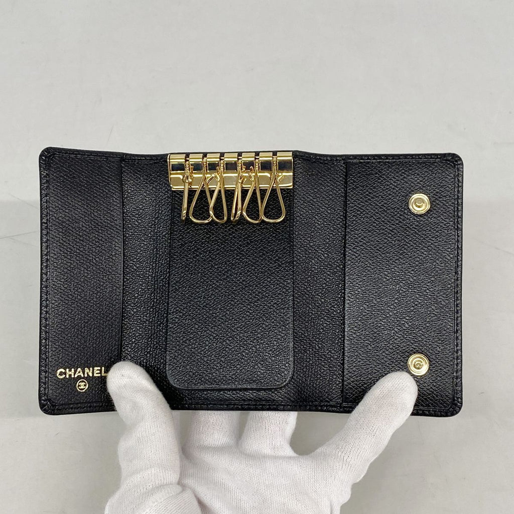 Chanel Key Case Coco Buttons Leather Black Gold Key Holder — view 3