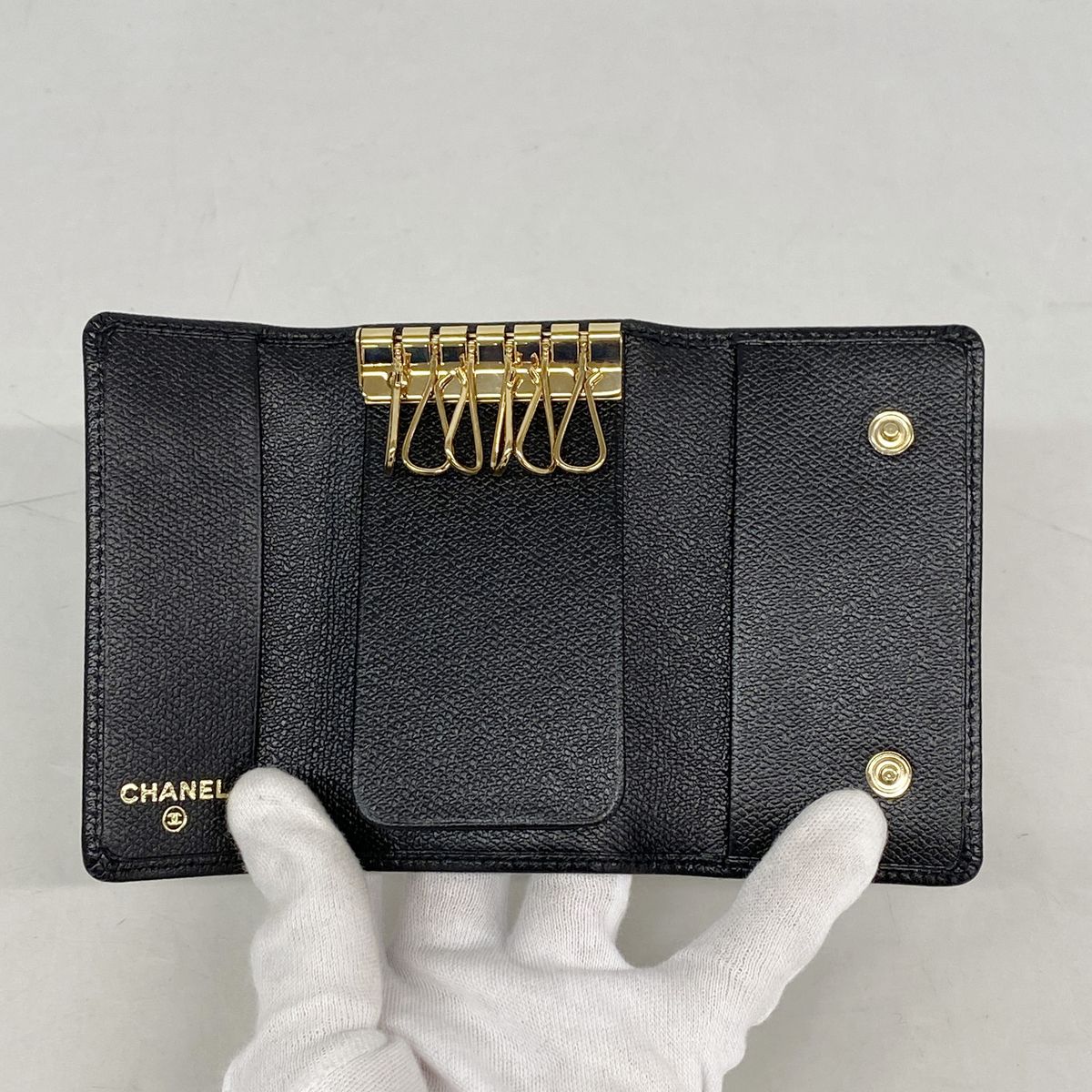 Chanel Key Case Coco Buttons Leather Black Gold Key Holder — view 3