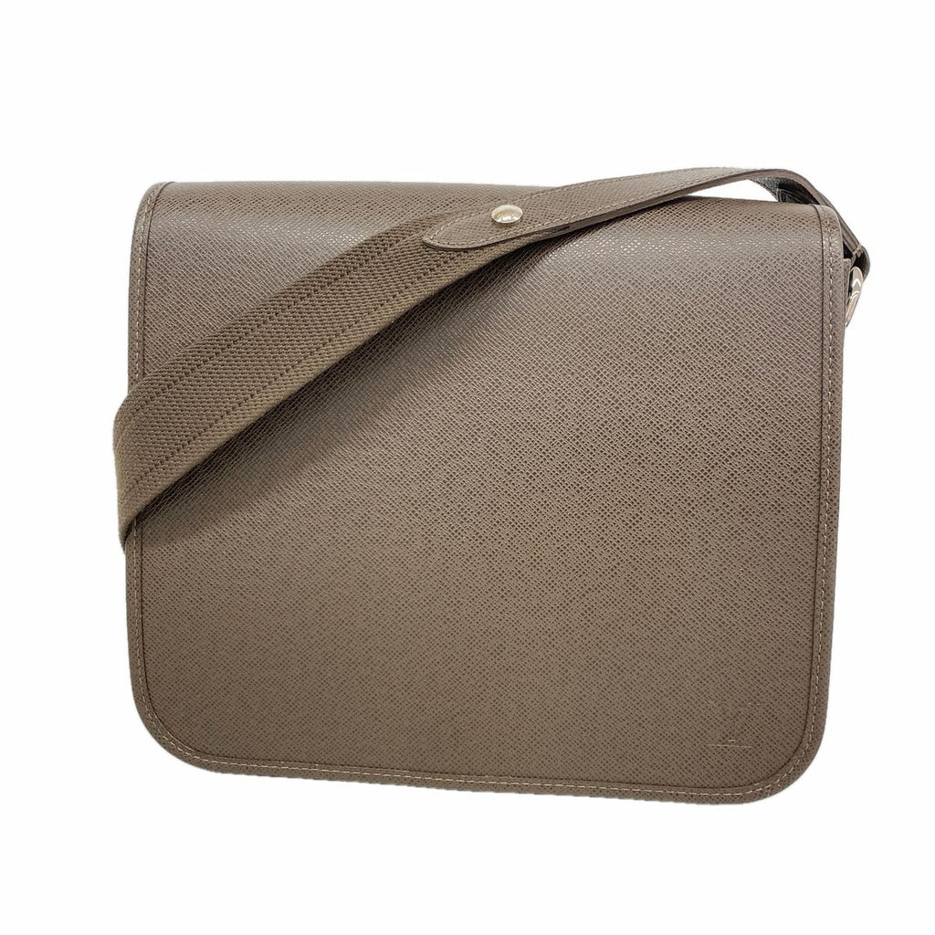 Louis Vuitton Shoulder Bag Taiga Andrei Grizzly