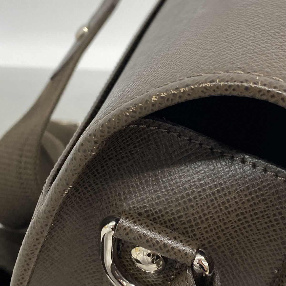 Louis Vuitton Shoulder Bag Taiga Andrei Grizzly — view 7