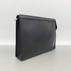 Louis Vuitton Clutch Taiga Pochette Voyage Black — view 2