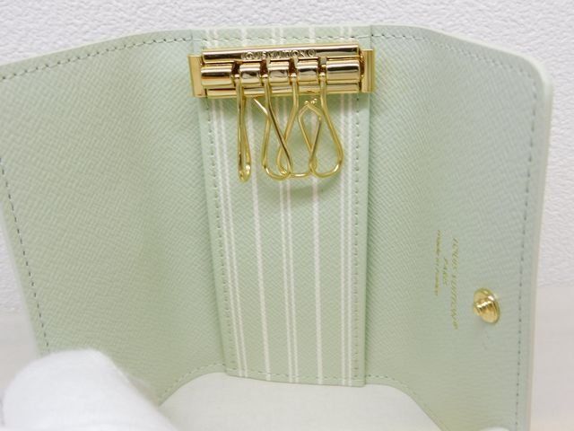 Louis Vuitton Key Case Multicles 4 Monogram Key Holder — view 3