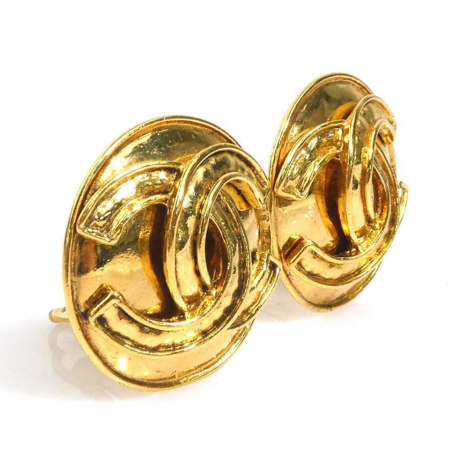 Chanel Earrings CC Logo — view 2