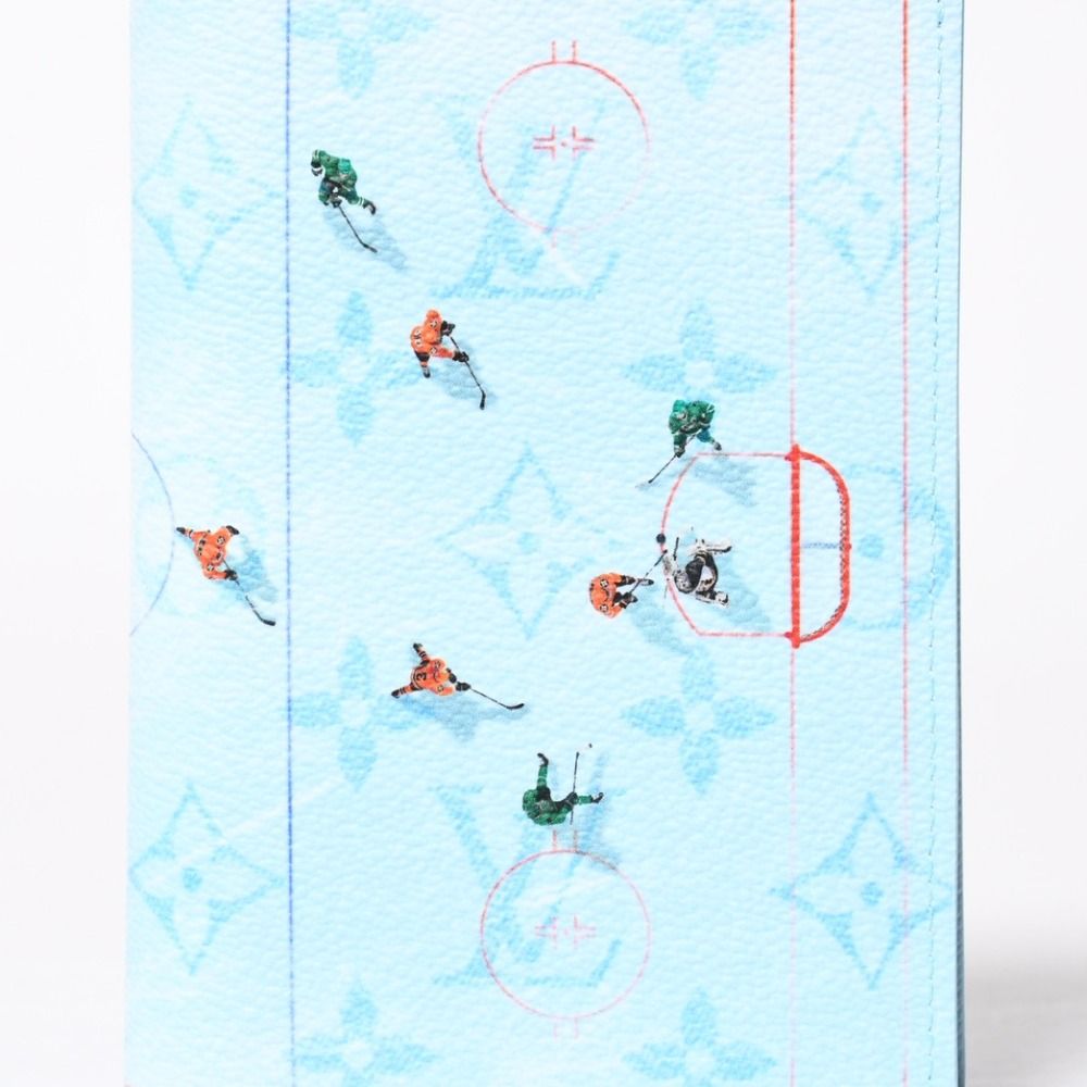 Louis Vuitton Couverture Passport Cover Monogram Blue Hockey — view 6